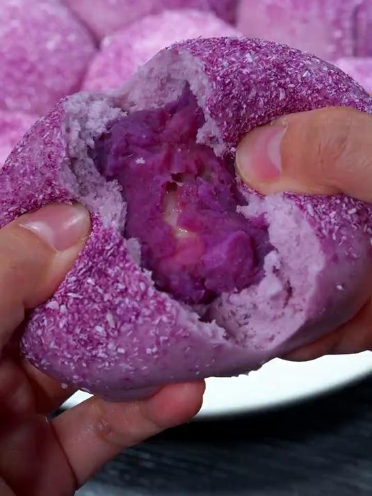 把紫薯和苹果上锅蒸一蒸，做一次吃一周的早餐