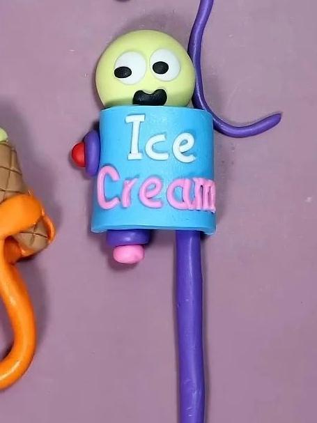 橡胶人制作甜筒冰激凌了,节奏盒子们危险了