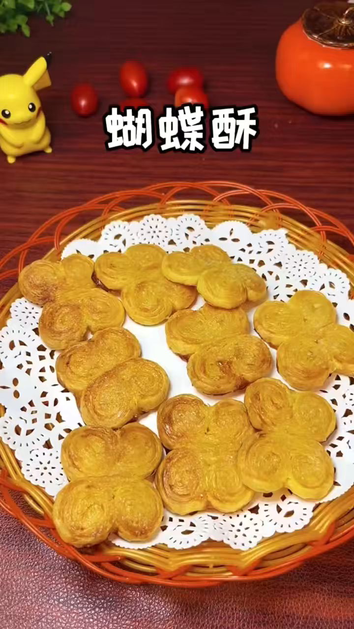 家里有吃不完的蛋挞皮,一定要做这个香甜酥脆的蝴蝶酥,比外边买的还好吃!#蛋挞#美食