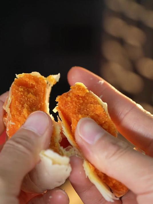 黄庄紫薯月饼!紫薯馅清甜绵密,低甜不齁,饼皮软糯带劲