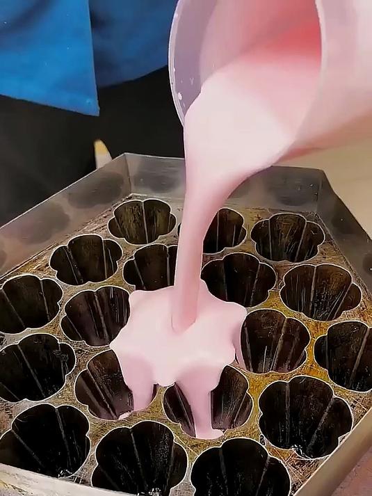 夜市做梅花糕,7种口味,大人小孩都爱吃