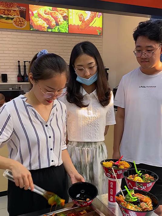 火锅杯,火锅杯配奶茶,春天的第一杯奶茶和第一次火锅在一起吃