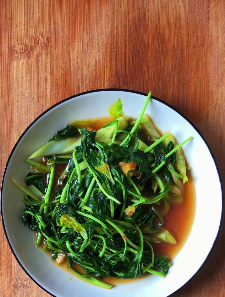 马兰头怎么吃比较好,分享一道马兰头炒芹菜