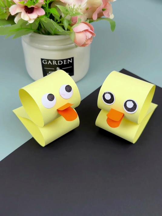 可爱的小黄鸭教程来了，用卡纸就能做，非常简单！