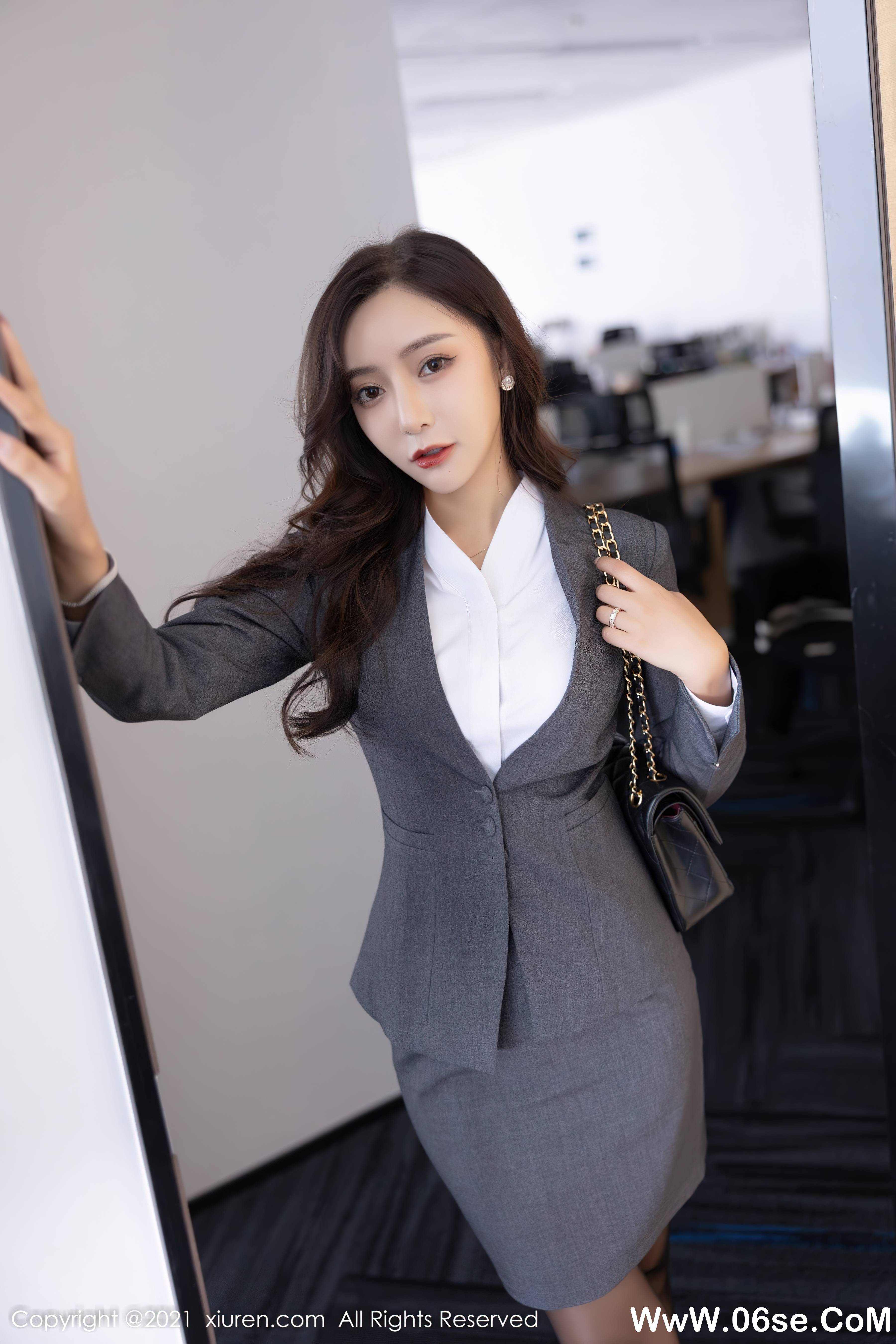 图片[12]-[XIUREN秀人网] 2021.12.06 NO.4304 王馨瑶[101+1P834M]-六色网
