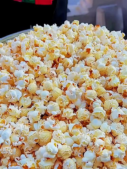 要不说爆米花高热量,直接泡油锅里炸