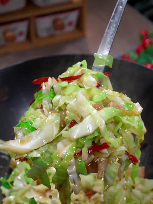包菜这么炒一炒比大鱼大肉都好吃