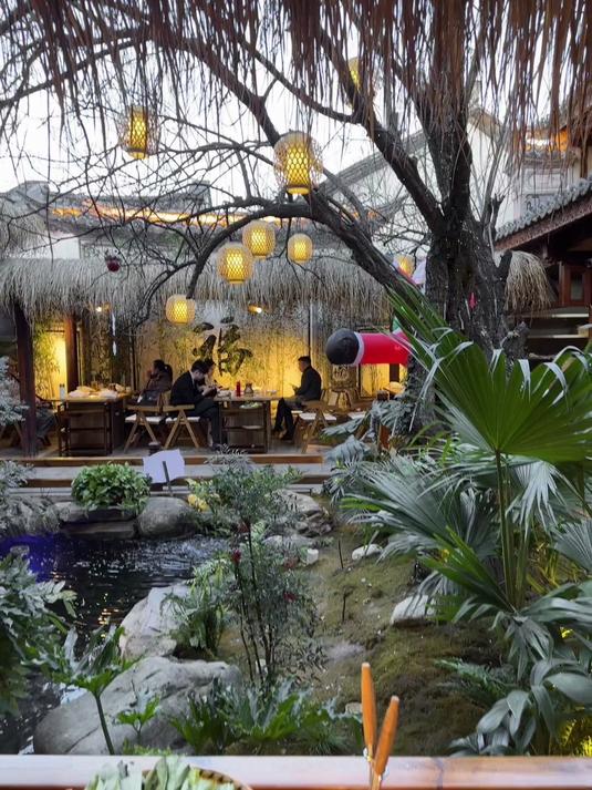 来大理一定要吃的庭院菌火锅!人均70好浪漫!