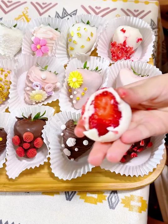 宁蔚做的草莓脆皮巧克力 简直好看又好吃