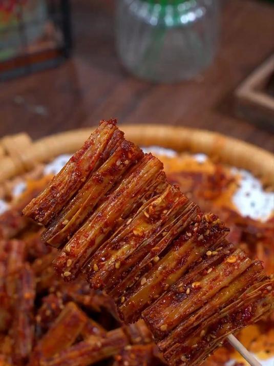 孩子想吃辣条,家里有腐竹就可以做