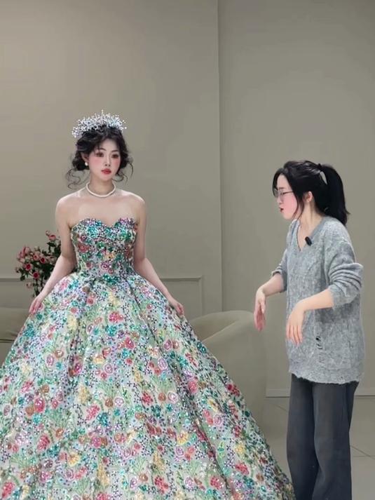 谁能告诉我,这婚纱礼服到底什么场合穿?