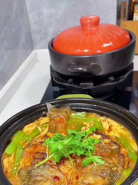 家庭聚餐必选这道烤鱼,做法简单