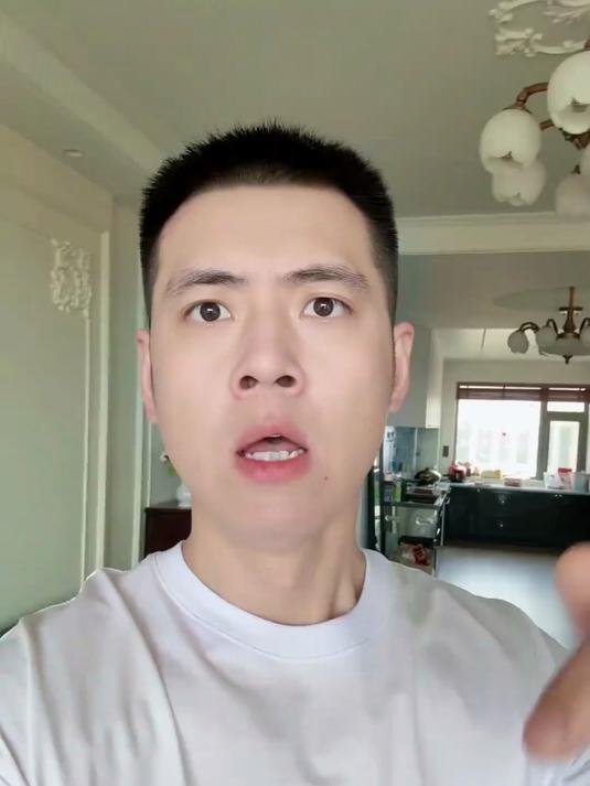 土豆泥生菜鸡蛋,最近风好大?