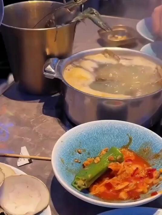 活煮龙虾，它真的会疼吗？