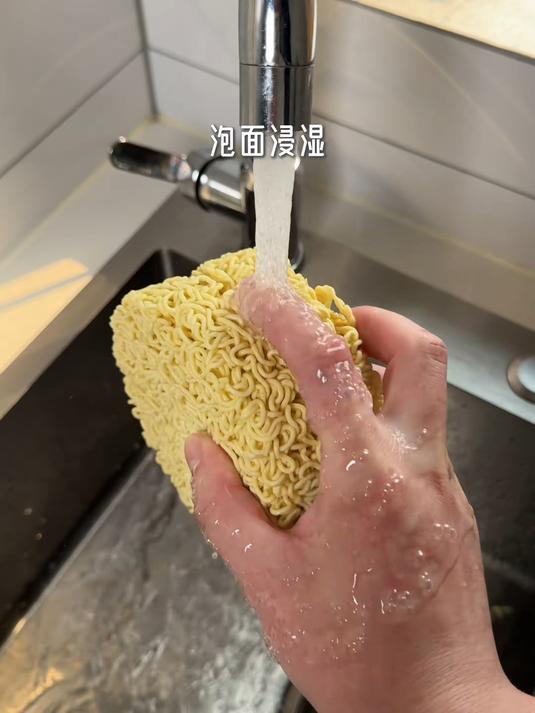 炒方便面 干香又弹韧的秘诀找到了