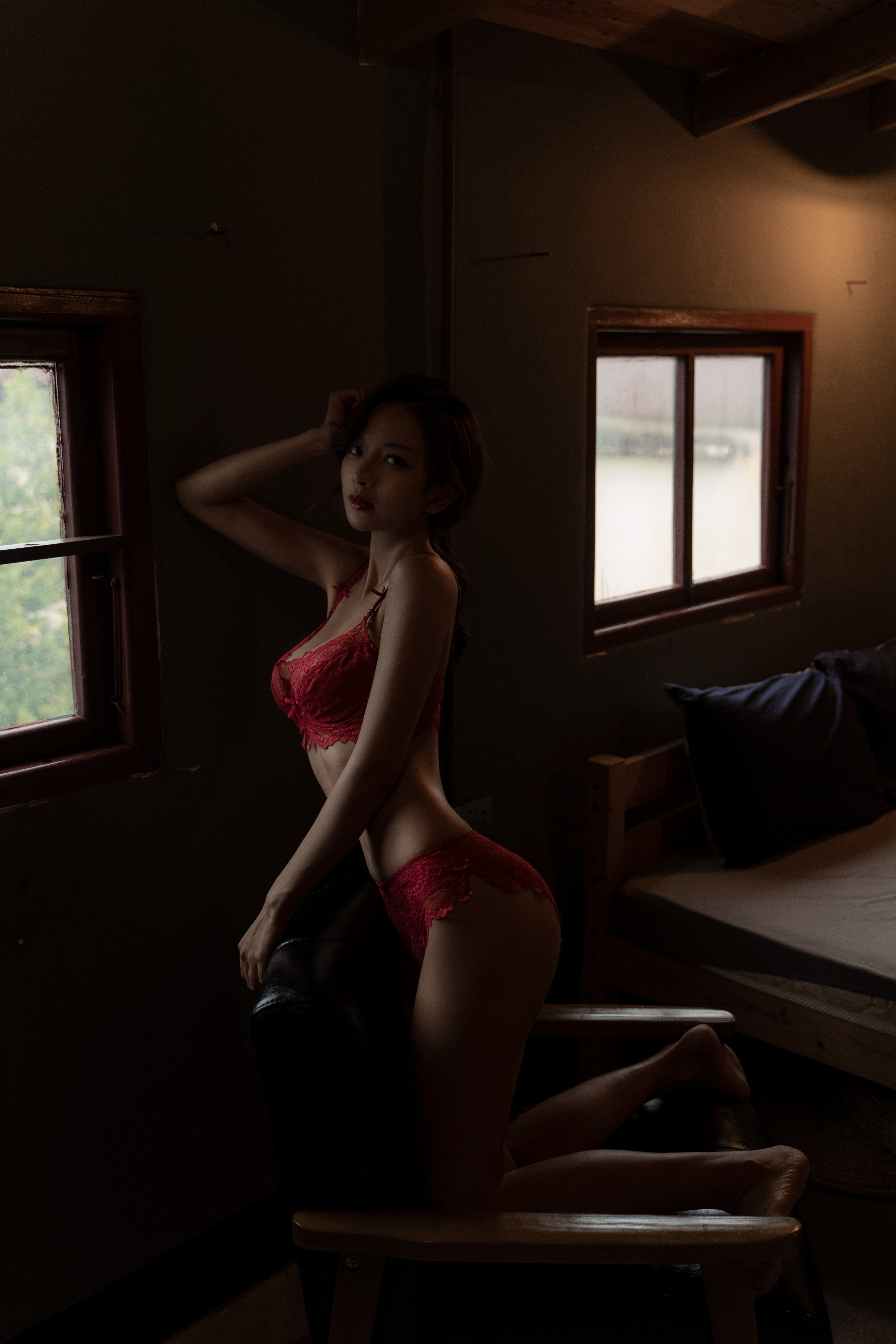 图片[5]-小何同学 – 042 后窗 [36P+1V194M]-六色网