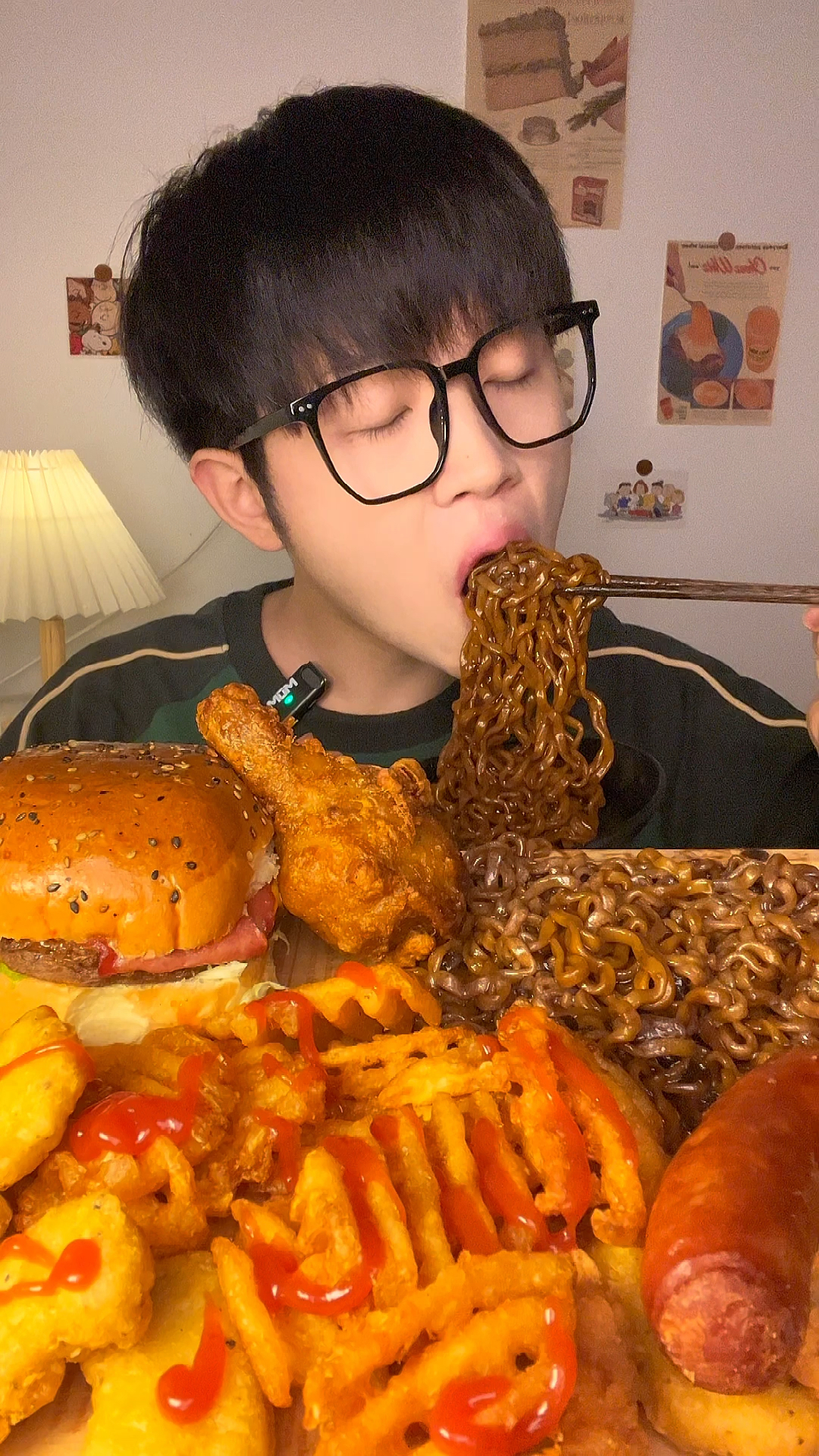 炸酱面汉堡炸物小吃