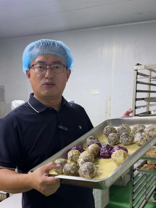 低脂低卡的粗粮粘豆包,口感软糯香甜,好吃不长肉