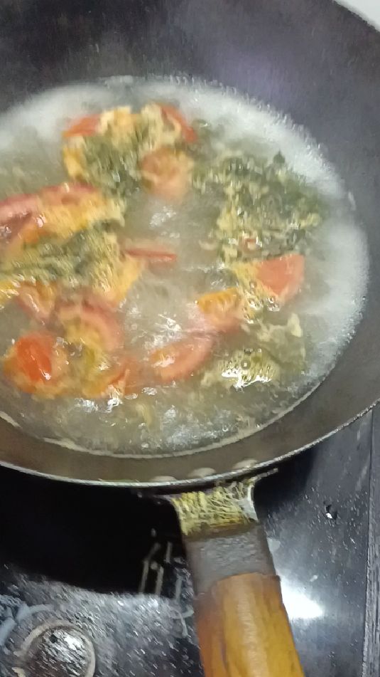一碗西红柿紫菜鸡蛋汤