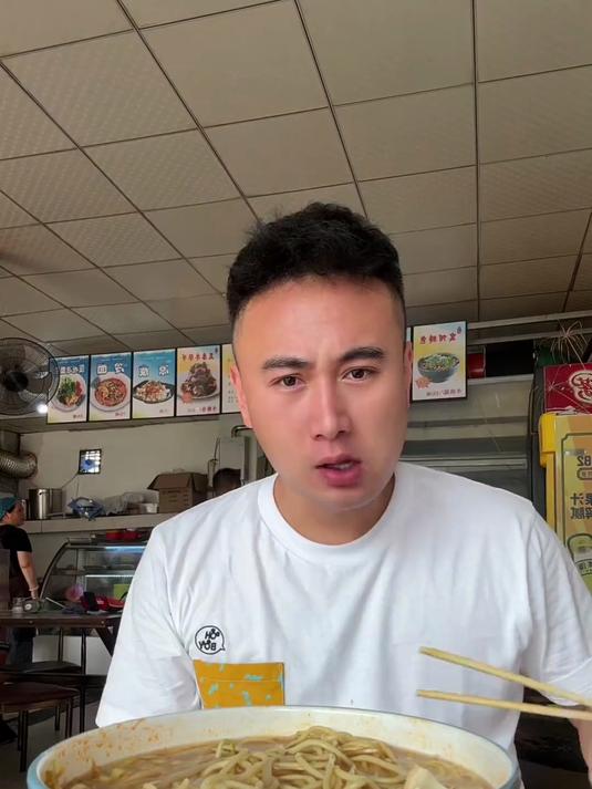 襄阳牛肉面 这家店老板专门去襄阳学的技术