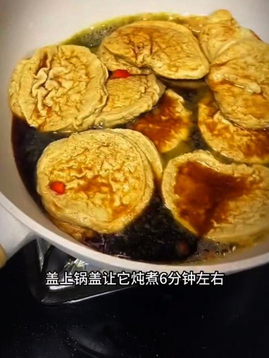 今天给大家分享一个红烧素鸡的做法