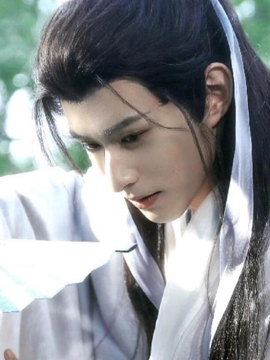 赴山海:这才是古风男神的范,用扇子当武器动作太丝滑了