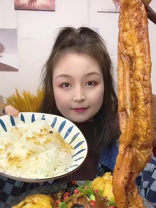 美食吃播:黄焖油条