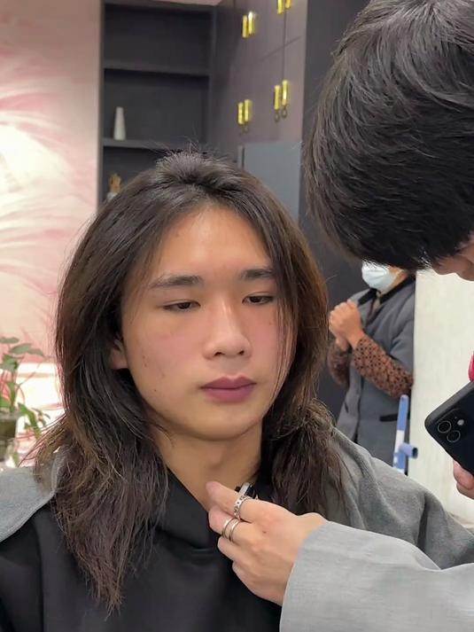 男生锁骨发是这样的