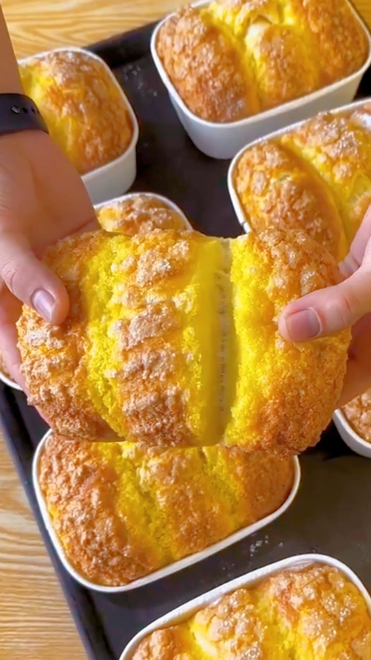 椰蓉小吐司 椰蓉面包 黄金手撕包 现烤面包 好吃的面包 网红面包 家庭面包