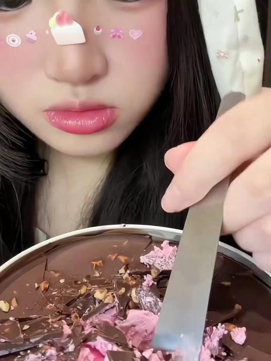 蓝莓脆皮梦龙千层蛋糕我直接大吃一口