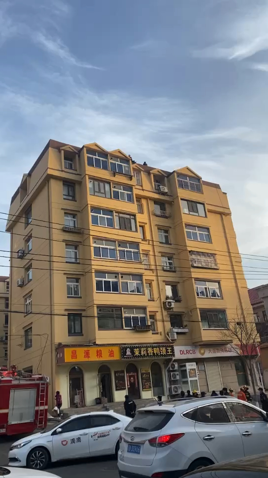 为了要债要跳楼