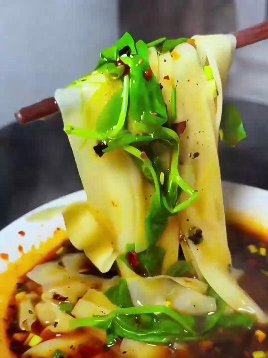 爱吃宽面的看过来!铁棍山药裤带面,绝?