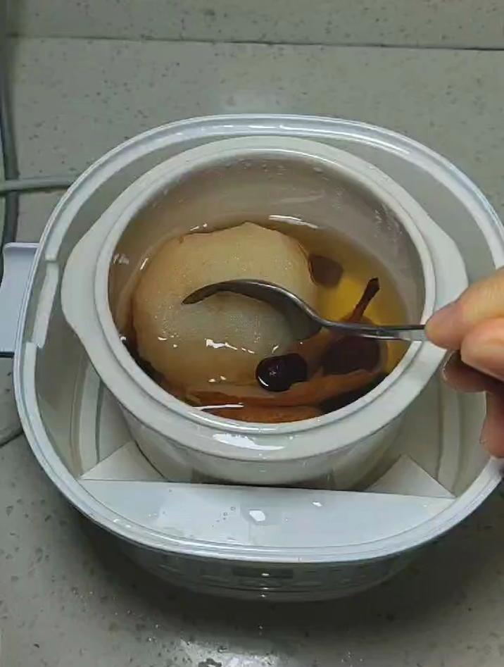 梨子炖冰糖止咳的做法,一招教会你
