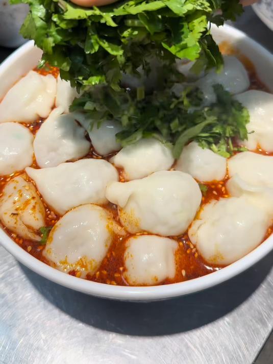 西安宝藏街头小馆酸汤水饺
