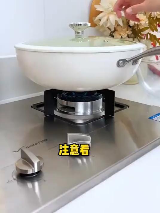 无化学涂层青玉陶瓷不粘炒锅易清洗不变色