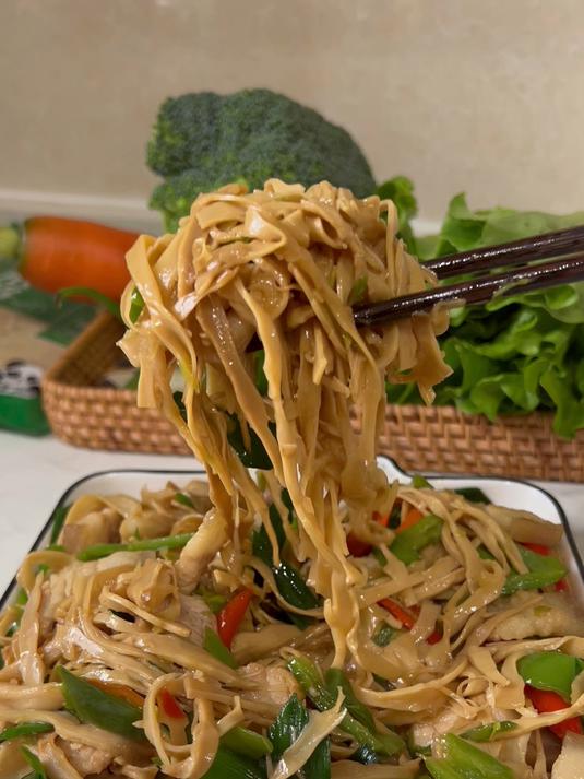 五花肉炒糯米笋保姆级教程~脆嫩好吃非常下饭