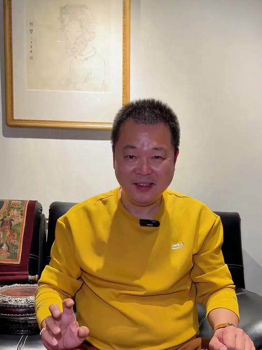 宋代银制花口盘,这类小盘大小适中,当个香盘正合适不过