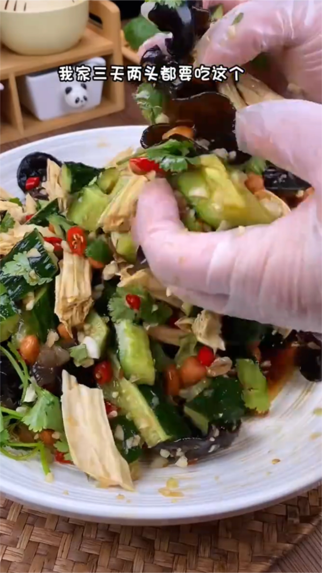 木耳腐竹凉拌黄瓜最适合夏天开胃小菜