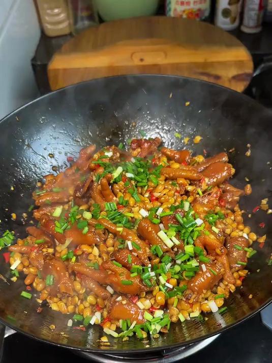 黄豆烧鸡爪味道绝了