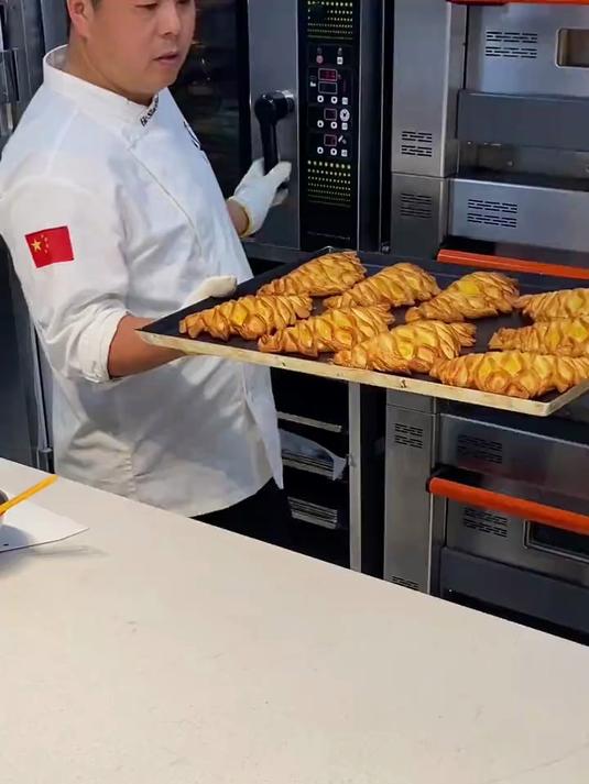 给这个面包取个好听的名字吧!#面包