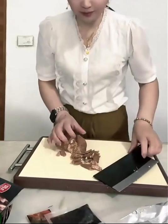 内蒙古原切酱牛肉,好吃不贵又营养,直接吃或配菜凉拌