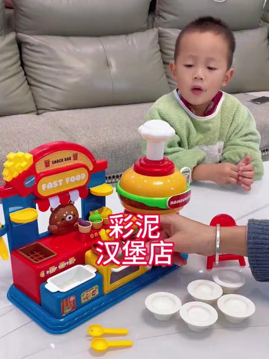 亲子手工必备套装!安全彩泥搭配可爱模具,锻炼小手协调能力!