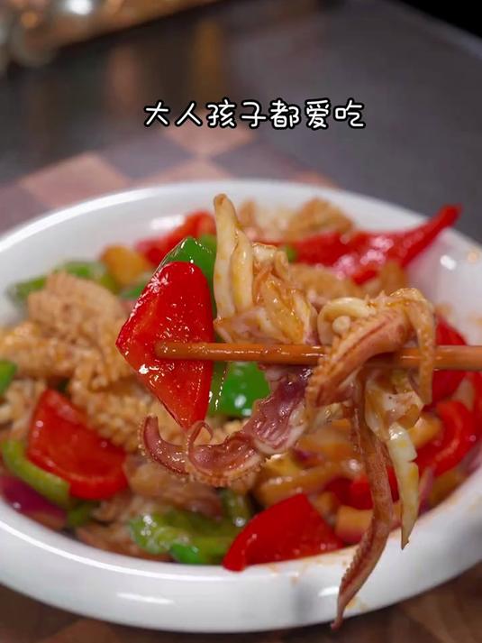 干锅鱿鱼这样做,又鲜又嫩下饭又下酒