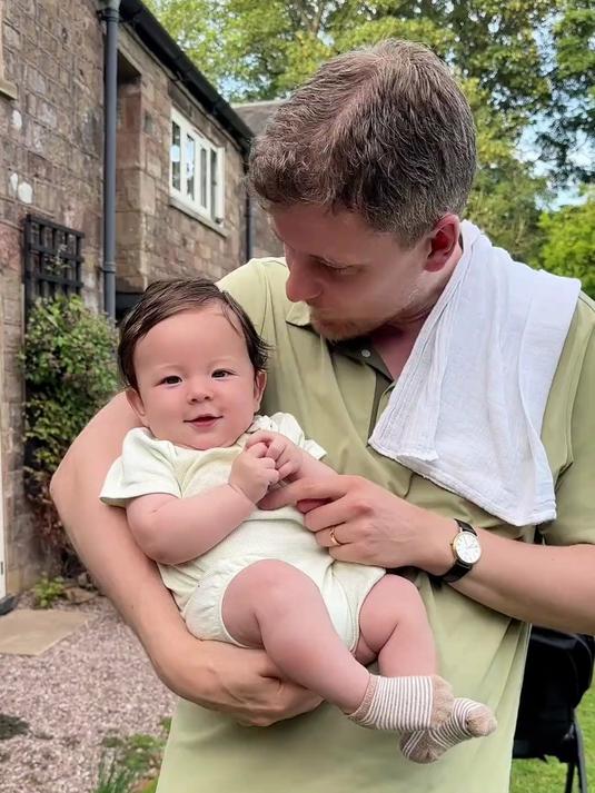 住在英国乡下，家里菜园的蔬菜水果大丰收！