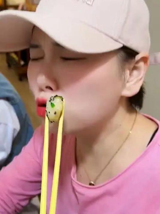 新鲜食材让您吃得放心_皇家小虎拇指生煎包特色小吃冷冻迷你小包子速食早餐半成品小笼包好吃不贵