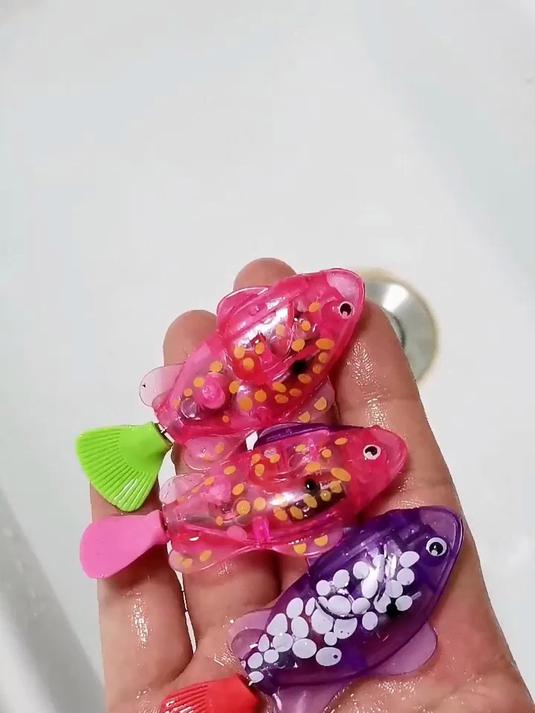 超萌电子鱼游动！洗澡也能欢乐多，萌娃玩具新选择