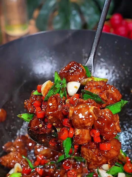 火辣下饭的爆炒排骨