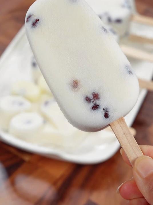 不用鸡蛋也不用淡奶油,这真的是我做过最简单的雪糕了