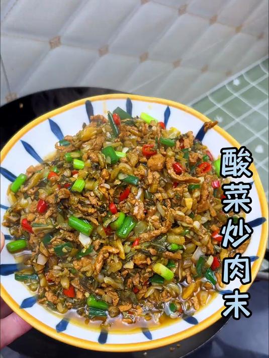 没什么胃口的时候,来上一份酸菜炒肉末