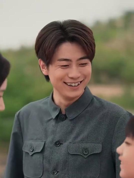 八零离婚后和青梅的慢生活97集吃生日蛋糕